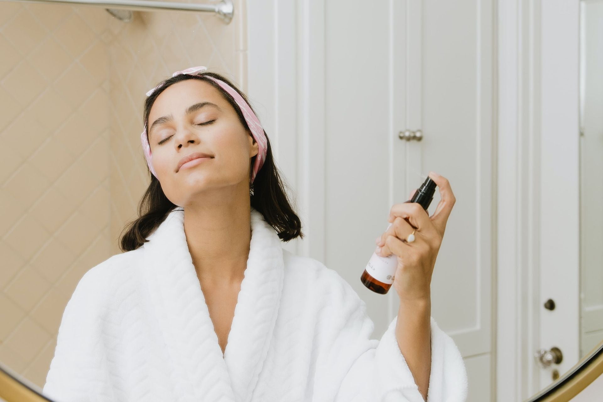 Skincare Routine for Beginners: A Step-by-Step Guide to Building Your Basic Skincare Routine